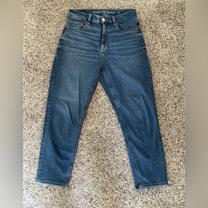 American Eagle women’s size 6 mom jean